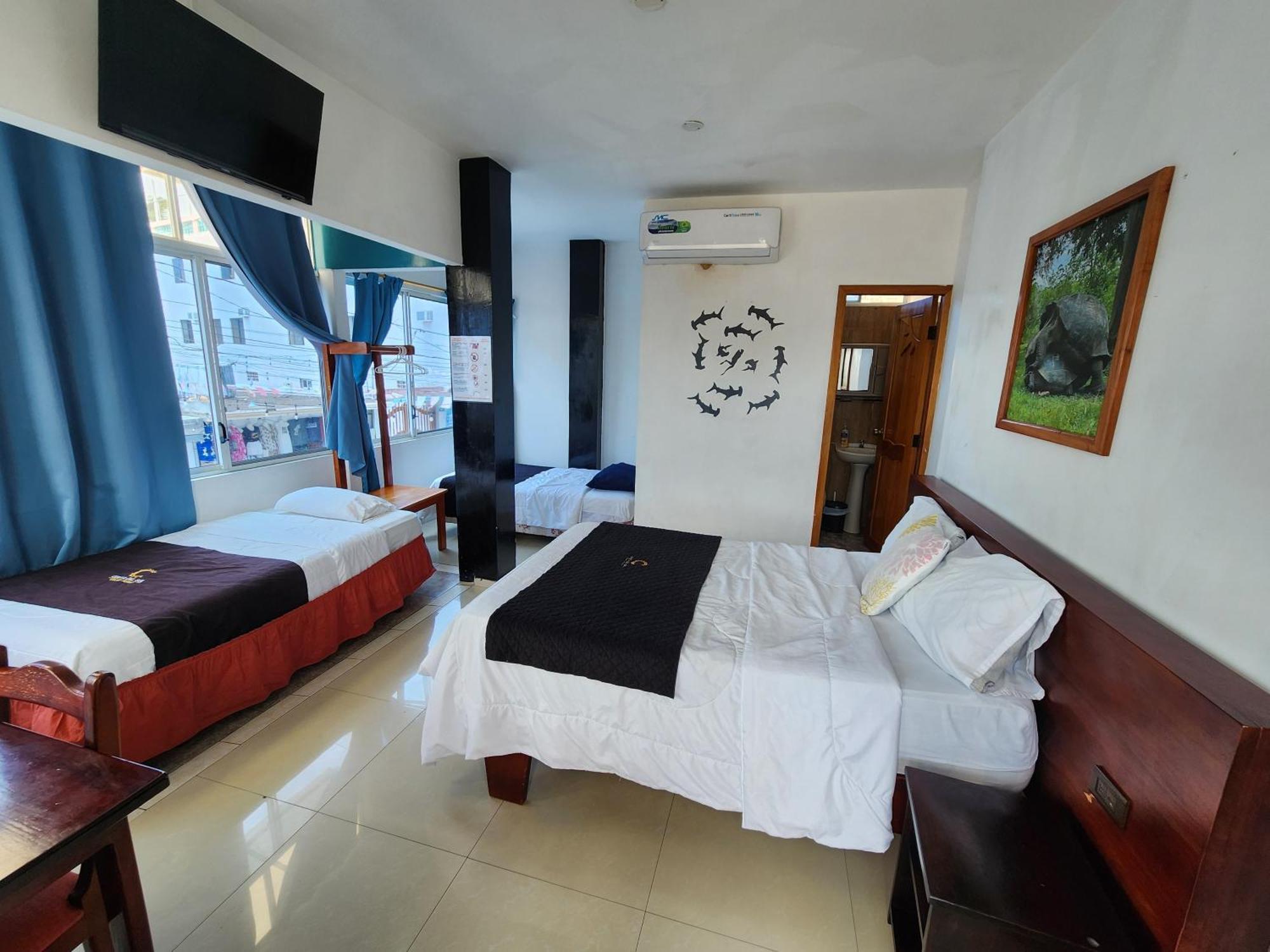 Costa Del Sol Hotel Puerto Ayora  Bagian luar foto