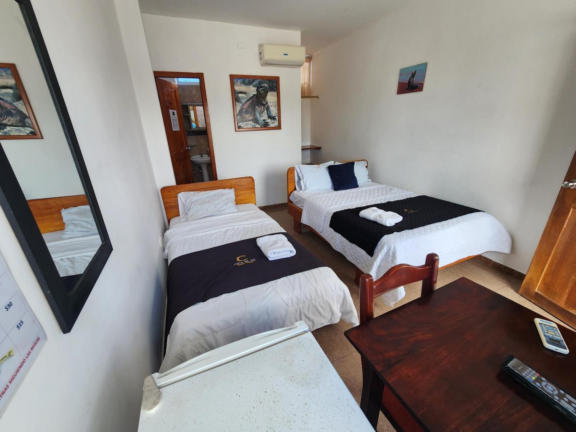 Costa Del Sol Hotel Puerto Ayora  Bagian luar foto