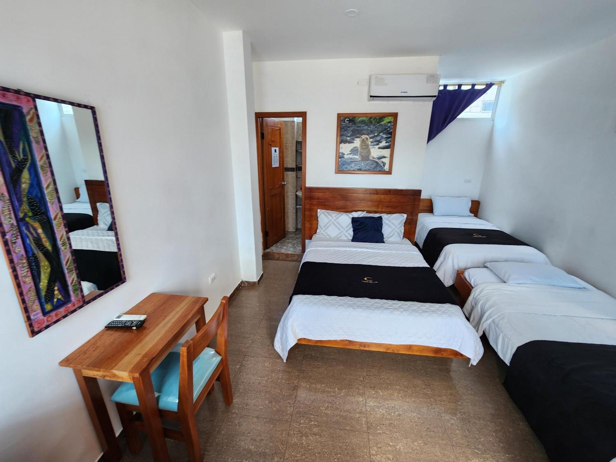 Costa Del Sol Hotel Puerto Ayora  Bagian luar foto